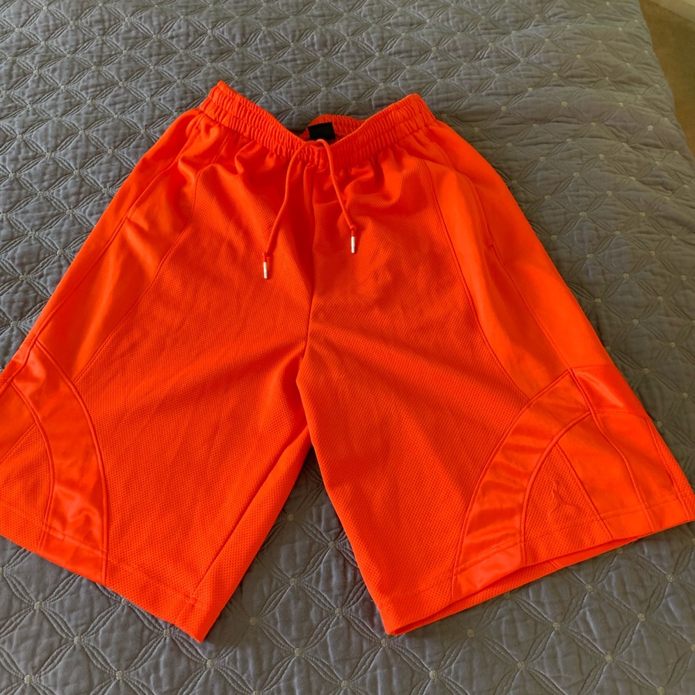 Jordan basketball shorts SZ M orange